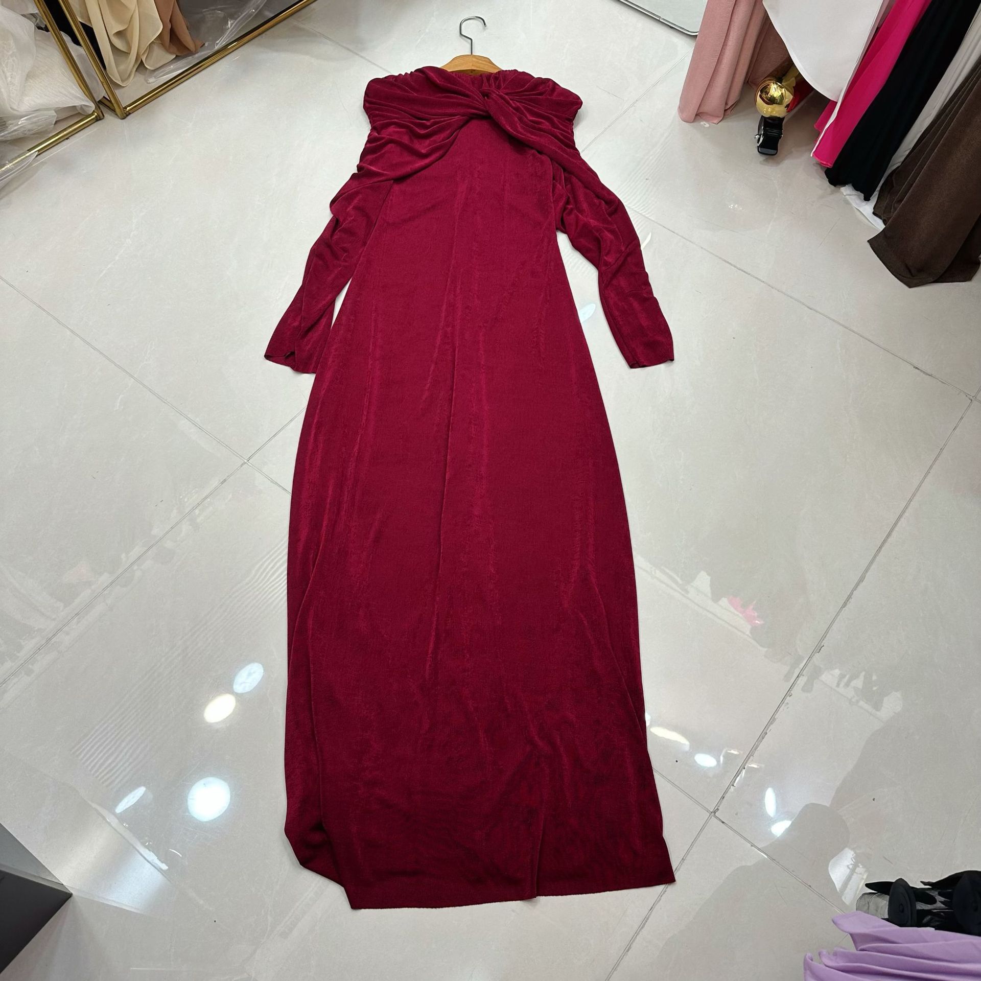 Thirteen line pink knitted dress, a niche Vietnamese asymmetric twisted pleated hip hugging skirt, long skirt A1 # 8525 Thirteen line pink knitted dress, a niche Vietnamese asymmetric twisted pleated hip hugging skirt, long skirt A1 # 8525