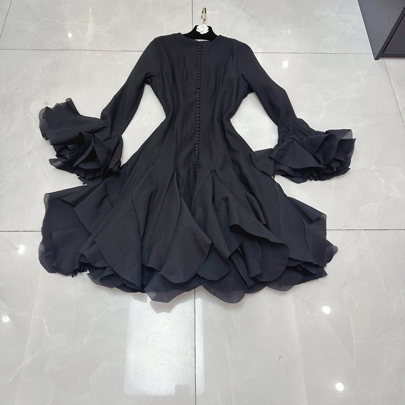 Thirteen line Vietnamese designer extended breasted long sleeved dress with petal fold cutting and gentle style skirt C1 # 1605 Thirteen line Vietnamese designer extended breasted long sleeved dress with petal fold cutting and gentle style skirt C1 # 1605