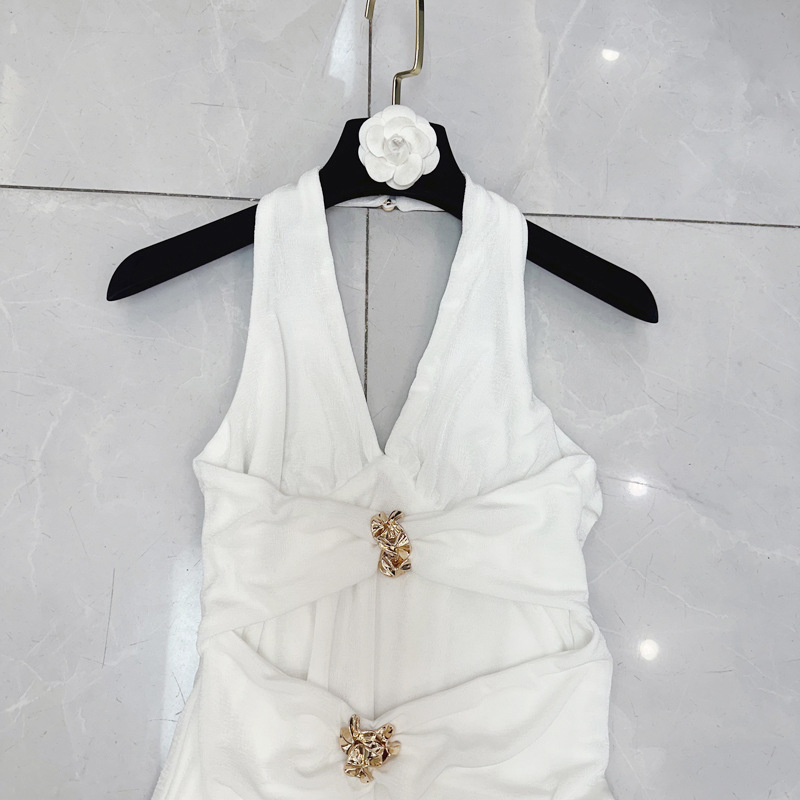 Thirteen line Vietnamese designer elegant pure desire style deep V hanging neck backless pleated decorative dress C1 # 1613 Thirteen line Vietnamese designer elegant pure desire style deep V hanging neck backless pleated decorative dress C1 # 1613