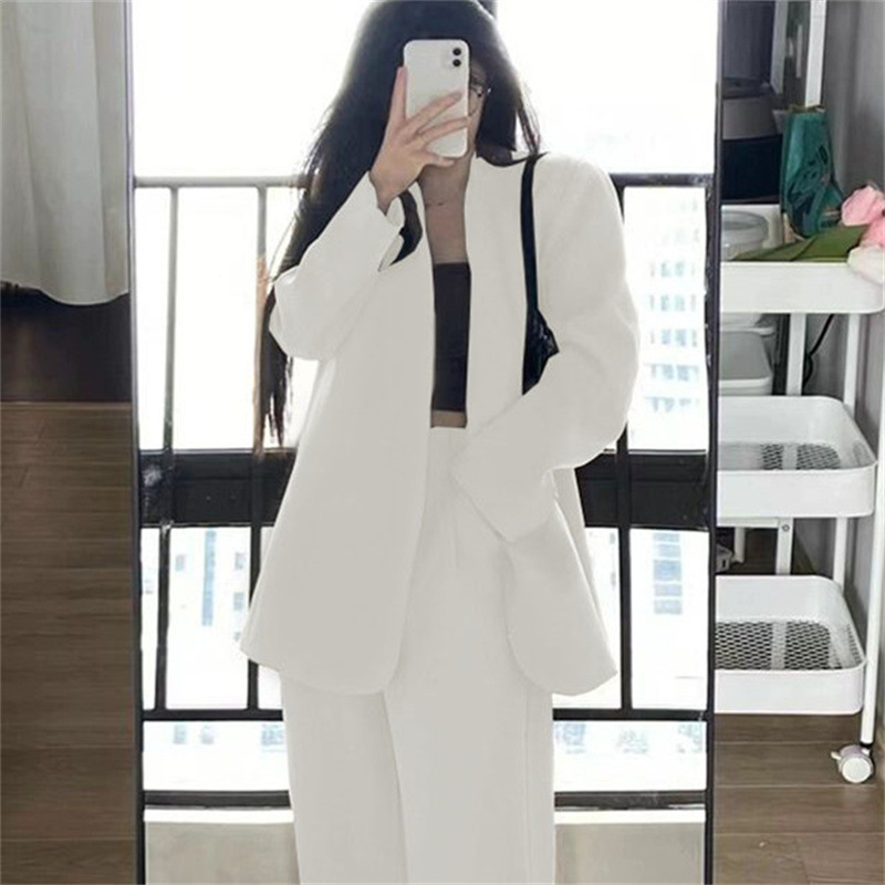 Suit jacket for women 2025 new spring design, niche casual suit temperament, black mini suit set Suit jacket for women 2025 new spring design, niche casual suit temperament, black mini suit set