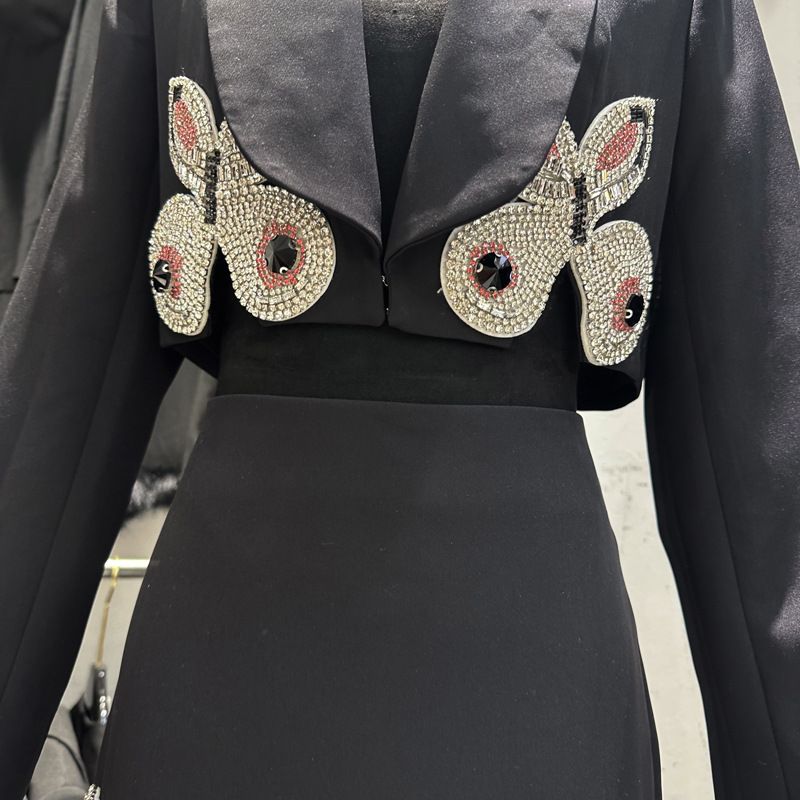 Thirteen line socialite high-end diamond studded butterfly suit, lapel deep V suit top+high waisted skirt F1 # 6823 Thirteen line socialite high-end diamond studded butterfly suit, lapel deep V suit top+high waisted skirt F1 # 6823