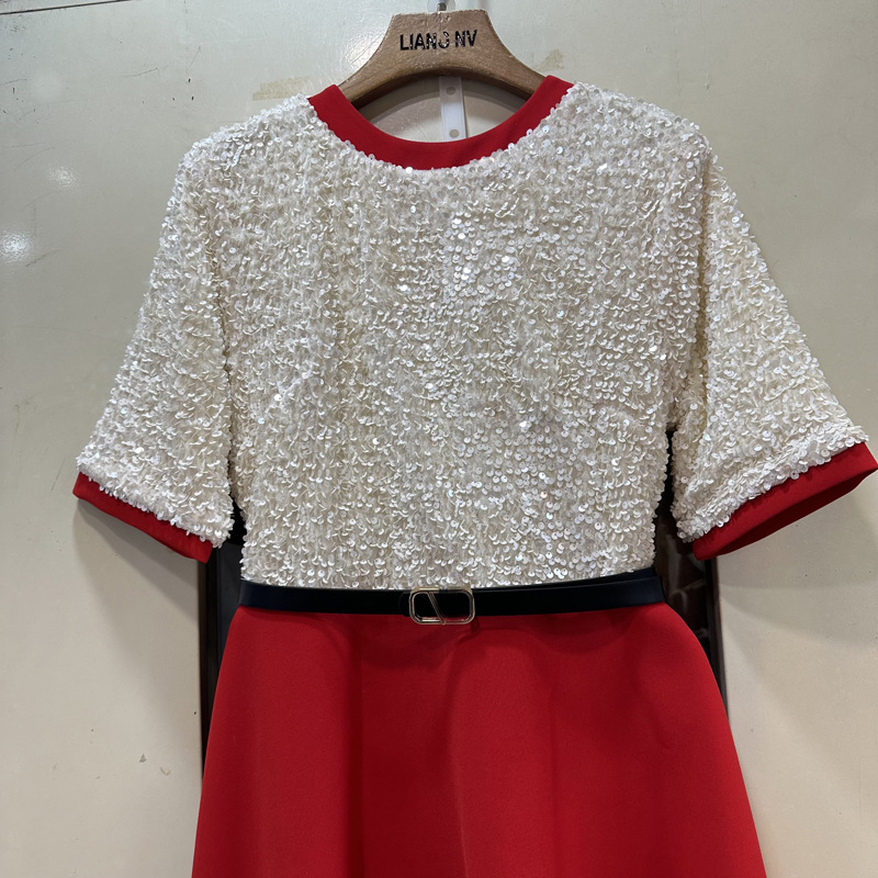 Thirteen Rows Australia's new round neck short sleeved heavy sequined waist cinched mid length skirt with waistband dress A2 # 8677 Thirteen Rows Australia's new round neck short sleeved heavy sequined waist cinched mid length skirt with waistband dress A2 # 8677