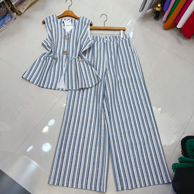 Thirteen line Australian niche exquisite button striped sleeveless top loose wide leg pants two-piece set A2 # 8131 Thirteen line Australian niche exquisite button striped sleeveless top loose wide leg pants two-piece set A2 # 8131