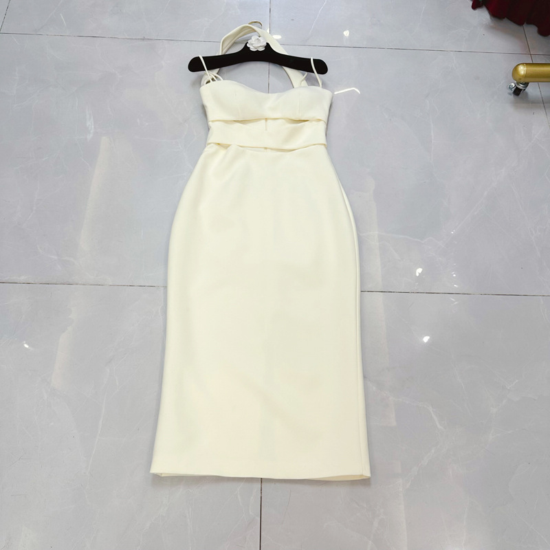 Thirteen Rows Australia's new hollowed out design suspender dress with a high-end feel and a hip hugging temperament long skirt C1 # 1983 Thirteen Rows Australia's new hollowed out design suspender dress with a high-end feel and a hip hugging temperament long skirt C1 # 1983