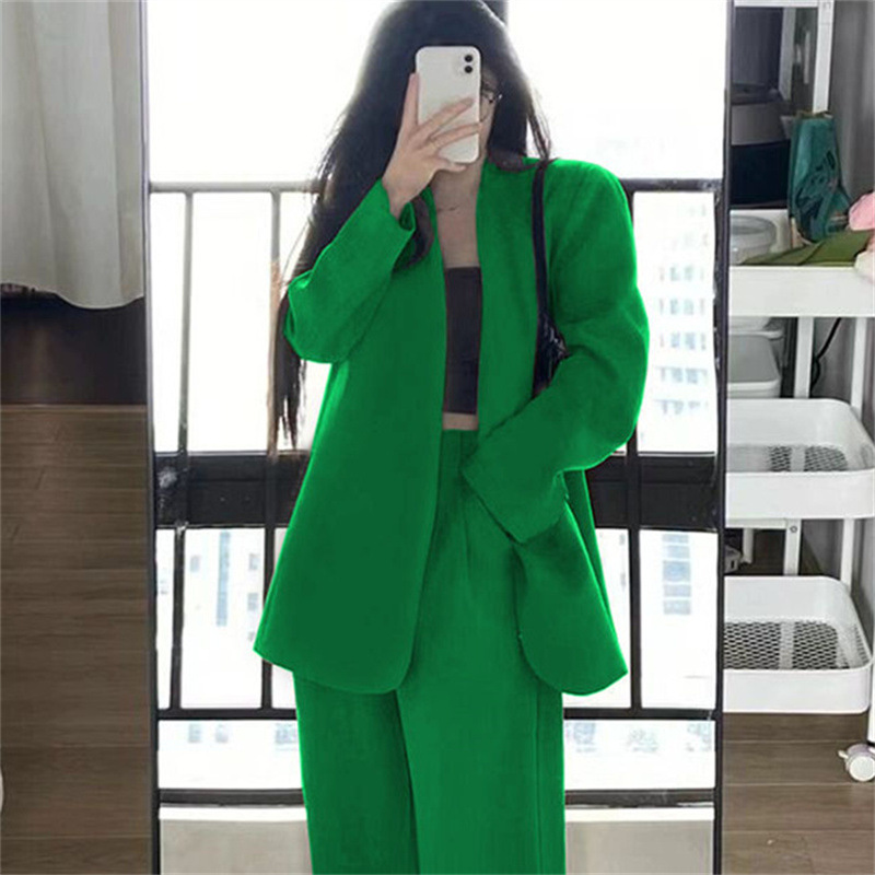 Suit jacket for women 2025 new spring design, niche casual suit temperament, black mini suit set Suit jacket for women 2025 new spring design, niche casual suit temperament, black mini suit set