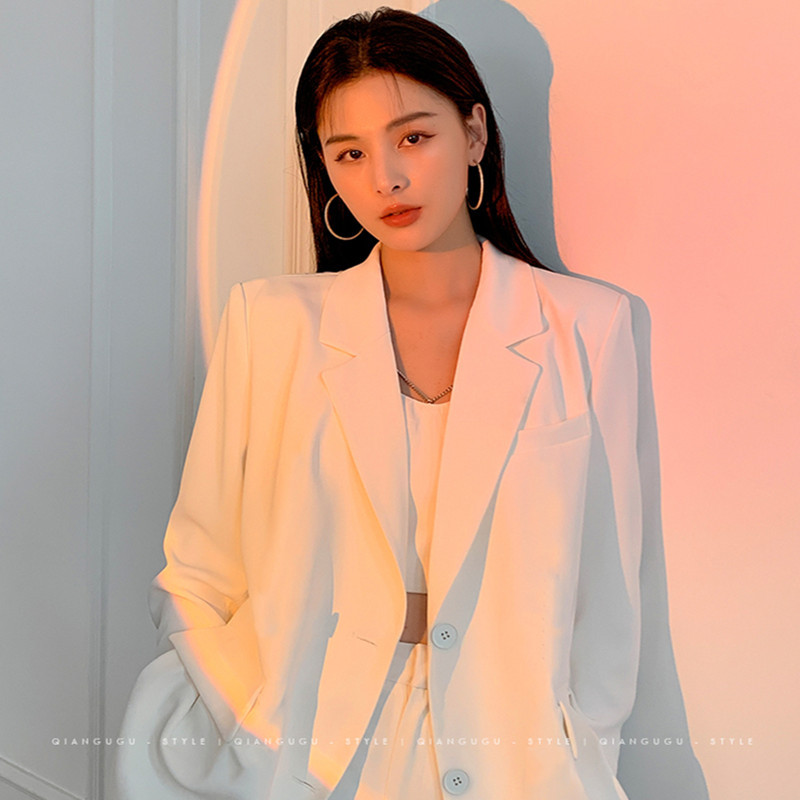 White suit jacket for women with a sense of luxury in spring and autumn, thin Korean version, loose design, niche long sleeved casual small suit White suit jacket for women with a sense of luxury in spring and autumn, thin Korean version, loose design, niche long sleeved casual small suit