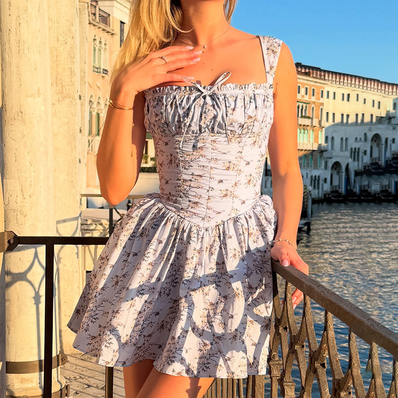 French sweet style short skirt 2025 summer new fashionable suspender sleeveless high waist slimming floral fluffy dress