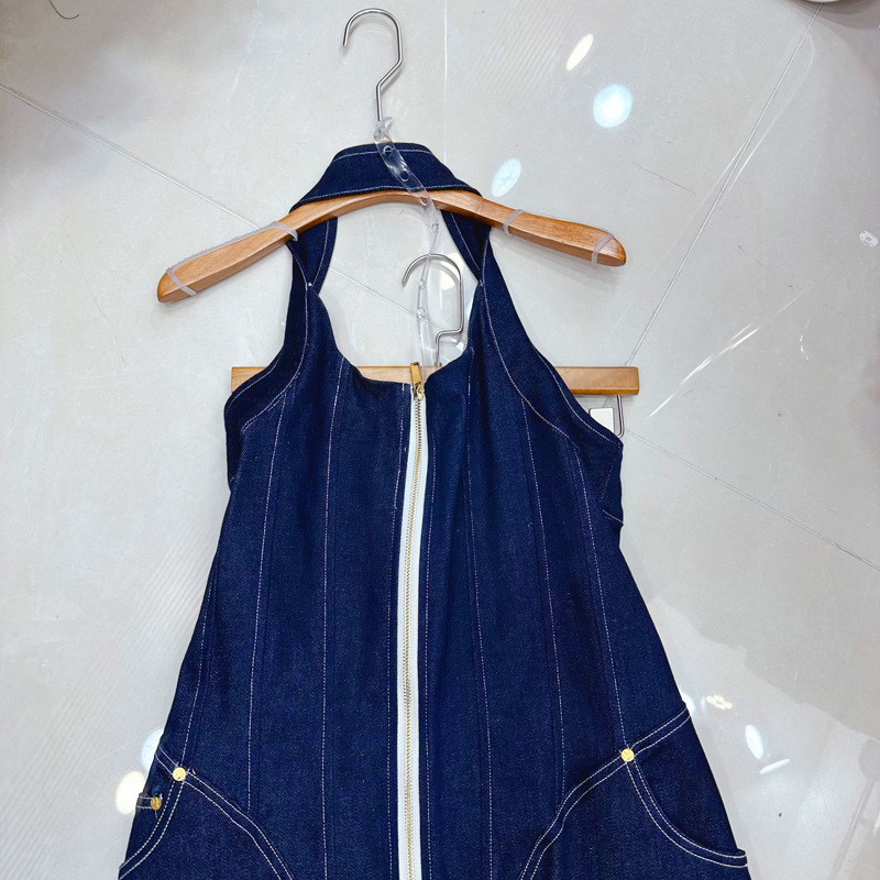 Thirteen line French design, niche personality splicing, waist zipper, backless denim strap dress A2 # 8116 Thirteen line French design, niche personality splicing, waist zipper, backless denim strap dress A2 # 8116
