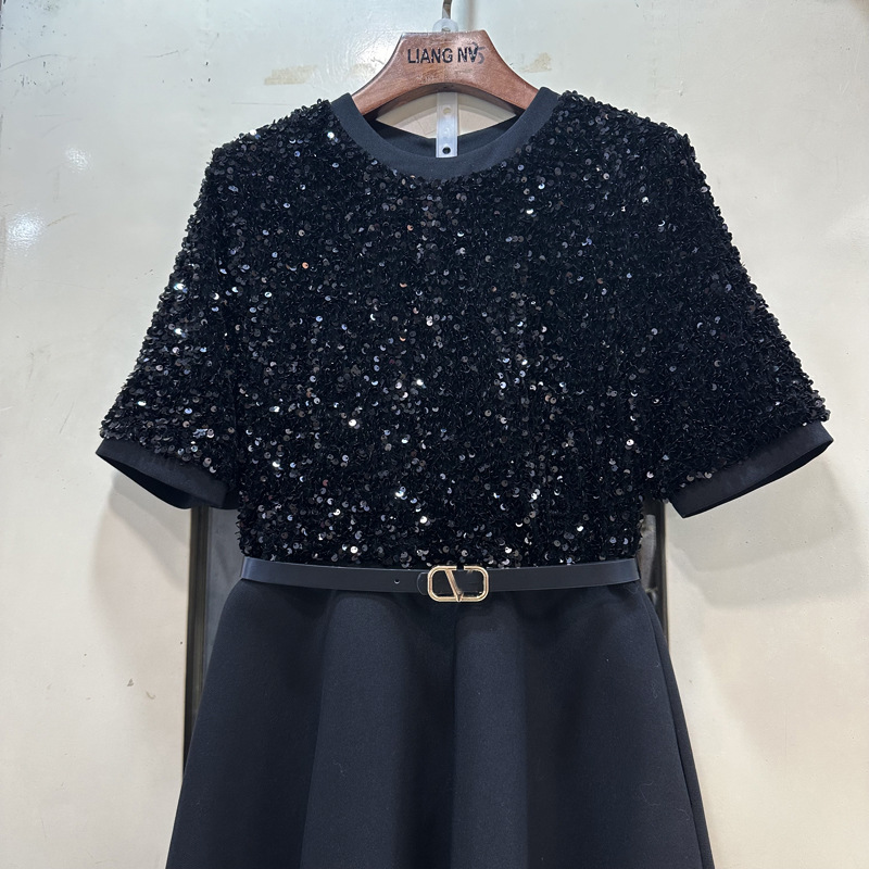 Thirteen Rows Australia's new round neck short sleeved heavy sequined waist cinched mid length skirt with waistband dress A2 # 8677 Thirteen Rows Australia's new round neck short sleeved heavy sequined waist cinched mid length skirt with waistband dress A2 # 8677