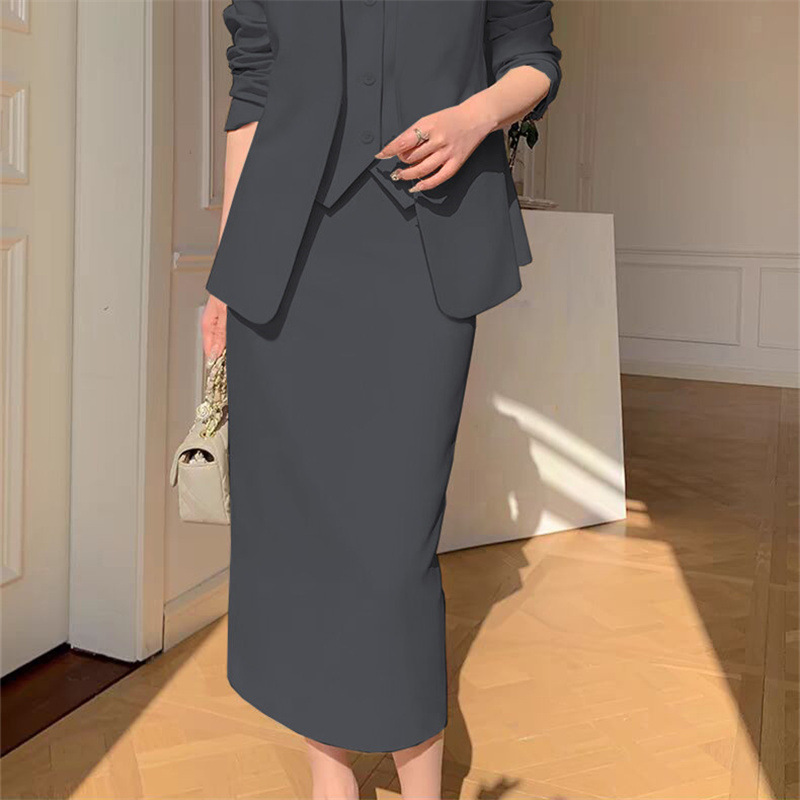 Large size suit set for women in spring and autumn, with a slim and loose fit, suitable for casual commuting, professional attire, and temperament. Two piece suit for women Large size suit set for women in spring and autumn, with a slim and loose fit, suitable for casual commuting, professional attire, and temperament. Two piece suit for women