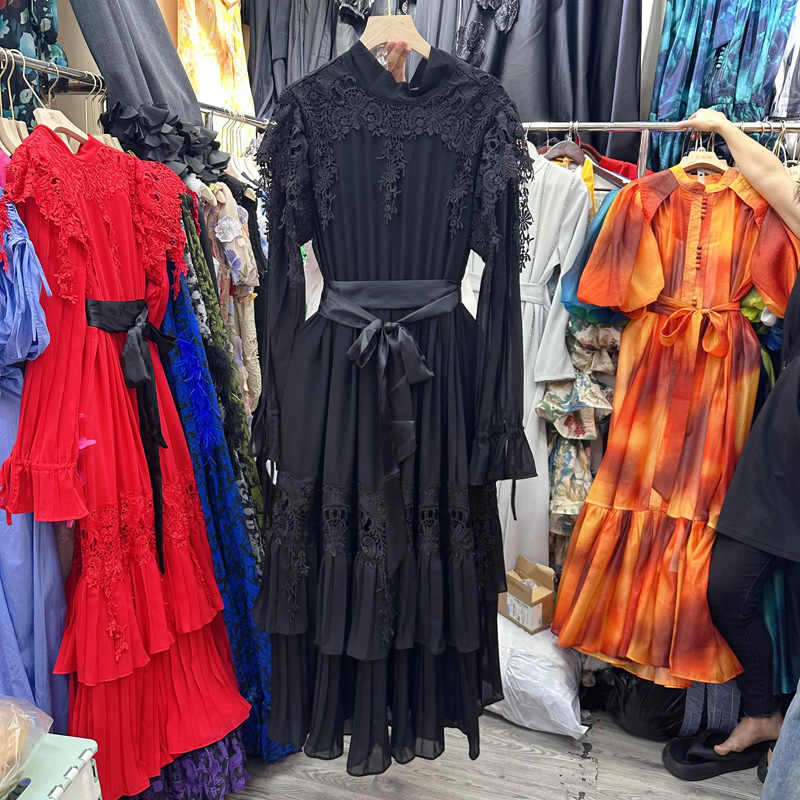 Thirteen line Australian niche round neck hollow out long sleeved lace patchwork wood ear drawstring long skirt dress A3 # 8920 Thirteen line Australian niche round neck hollow out long sleeved lace patchwork wood ear drawstring long skirt dress A3 # 8920