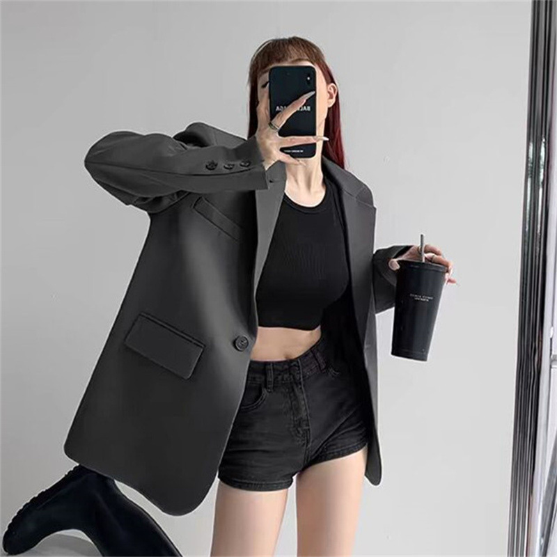 Grey small suit jacket for women in Spring and Autumn 2025, new small and high-end design, niche casual short suit Grey small suit jacket for women in Spring and Autumn 2025, new small and high-end design, niche casual short suit