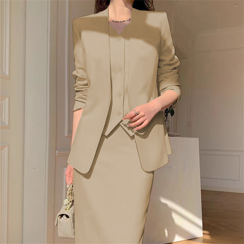 Large size suit set for women in spring and autumn, with a slim and loose fit, suitable for casual commuting, professional attire, and temperament. Two piece suit for women Large size suit set for women in spring and autumn, with a slim and loose fit, suitable for casual commuting, professional attire, and temperament. Two piece suit for women