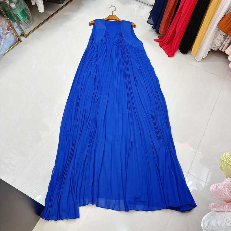 Thirteen line banquet socialite temperament sexy V-neck shoulder strap pleated skirt loose big swing dress long skirt C2 # 2573 Thirteen line banquet socialite temperament sexy V-neck shoulder strap pleated skirt loose big swing dress long skirt C2 # 2573