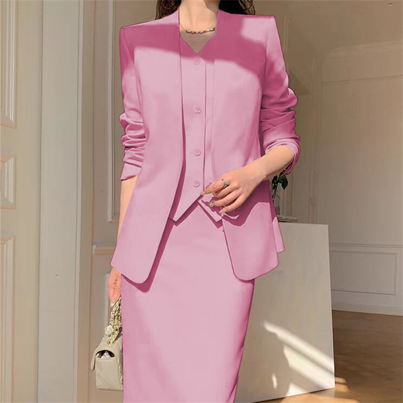 Large size suit set for women in spring and autumn, with a slim and loose fit, suitable for casual commuting, professional attire, and temperament. Two piece suit for women Large size suit set for women in spring and autumn, with a slim and loose fit, suitable for casual commuting, professional attire, and temperament. Two piece suit for women