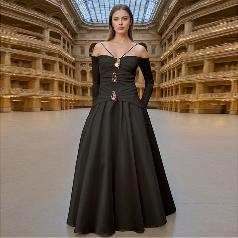 Temperament socialite style long dress 2025 new strapless one shoulder design long sleeved pin waist cinching long skirt for women