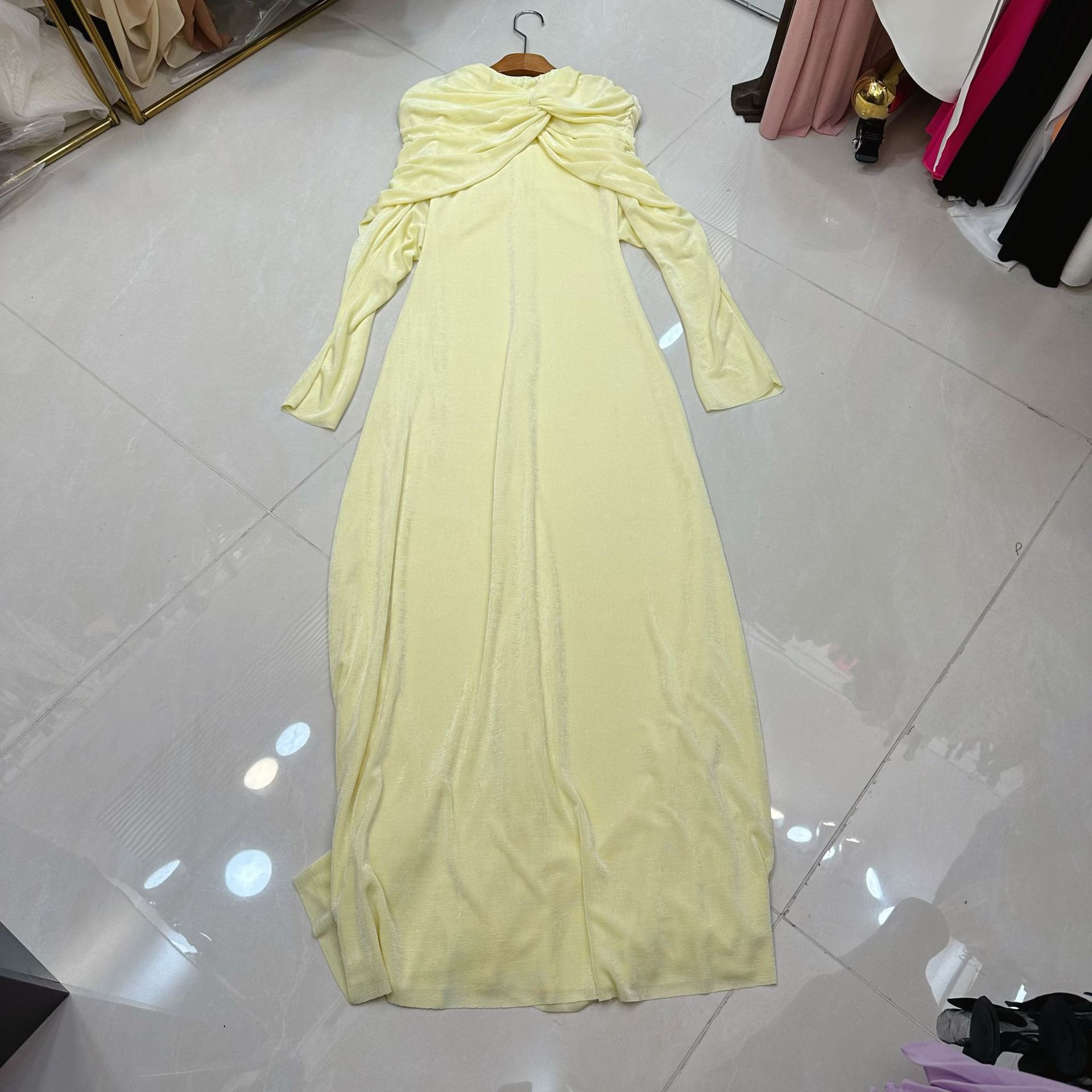 Thirteen line pink knitted dress, a niche Vietnamese asymmetric twisted pleated hip hugging skirt, long skirt A1 # 8525