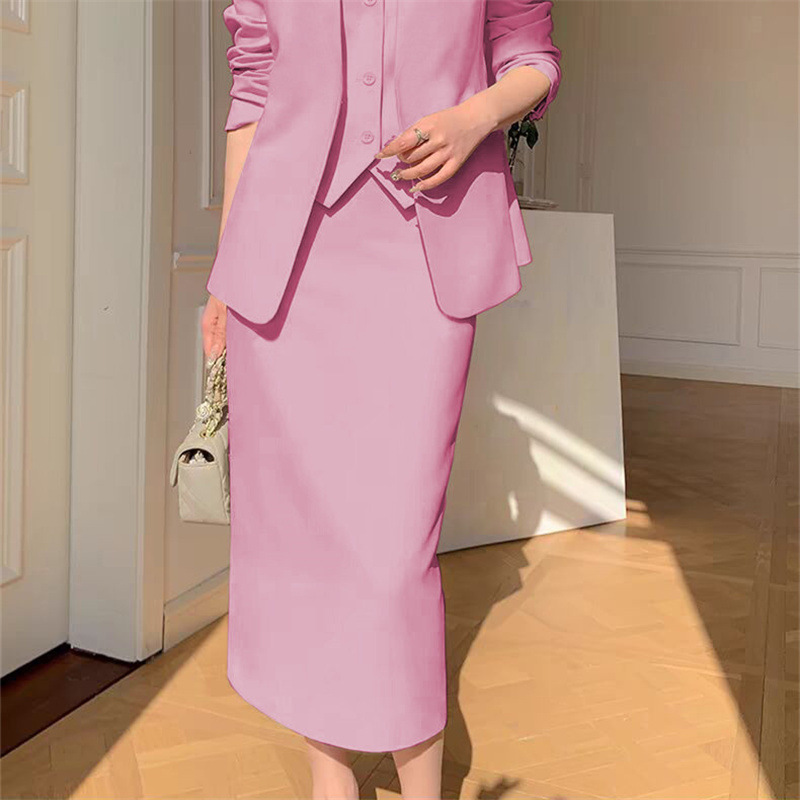 Large size suit set for women in spring and autumn, with a slim and loose fit, suitable for casual commuting, professional attire, and temperament. Two piece suit for women Large size suit set for women in spring and autumn, with a slim and loose fit, suitable for casual commuting, professional attire, and temperament. Two piece suit for women