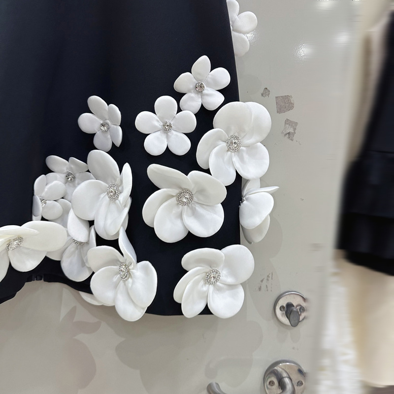 Thirteen new heavy industry diamond inlaid three-dimensional flower A-line sleeveless dress, light luxury slimming vest skirt C1 # 1907 Thirteen new heavy industry diamond inlaid three-dimensional flower A-line sleeveless dress, light luxury slimming vest skirt C1 # 1907