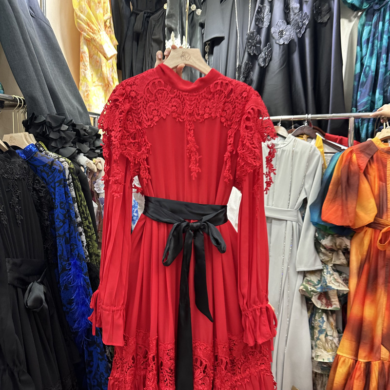 Thirteen line Australian niche round neck hollow out long sleeved lace patchwork wood ear drawstring long skirt dress A3 # 8920 Thirteen line Australian niche round neck hollow out long sleeved lace patchwork wood ear drawstring long skirt dress A3 # 8920