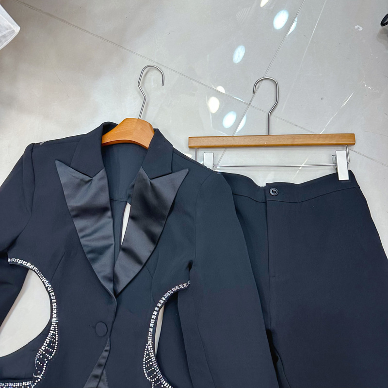 Thirteen Rows Australian niche design heavy industry hot stamping hollow waist suit+trumpet pants dance set A2 # 8389 Thirteen Rows Australian niche design heavy industry hot stamping hollow waist suit+trumpet pants dance set A2 # 8389