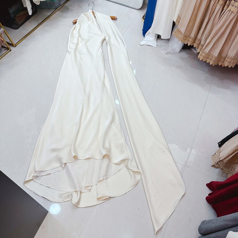 Thirteen Lines European and American Summer Satin Hanging Neck Dress Lazy socialite Style Sexy Backless Drifting Belt Long Dress C2 # 2590 Thirteen Lines European and American Summer Satin Hanging Neck Dress Lazy socialite Style Sexy Backless Drifting Belt Long Dress C2 # 2590