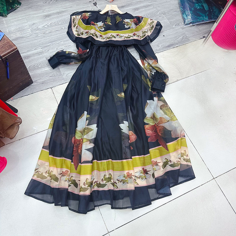 Thirteen Rows Australia's niche new V-neck cape long sleeved retro printed loose long skirt dress A2 # 8556 Thirteen Rows Australia's niche new V-neck cape long sleeved retro printed loose long skirt dress A2 # 8556