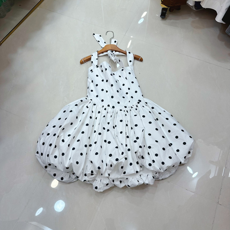 Thirteen line French design polka dot print neck tie butterfly condensation back flower bud skirt dress A1 # 8021 Thirteen line French design polka dot print neck tie butterfly condensation back flower bud skirt dress A1 # 8021