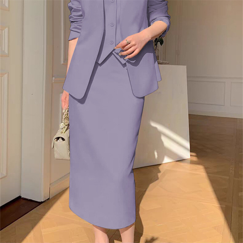 Large size suit set for women in spring and autumn, with a slim and loose fit, suitable for casual commuting, professional attire, and temperament. Two piece suit for women Large size suit set for women in spring and autumn, with a slim and loose fit, suitable for casual commuting, professional attire, and temperament. Two piece suit for women