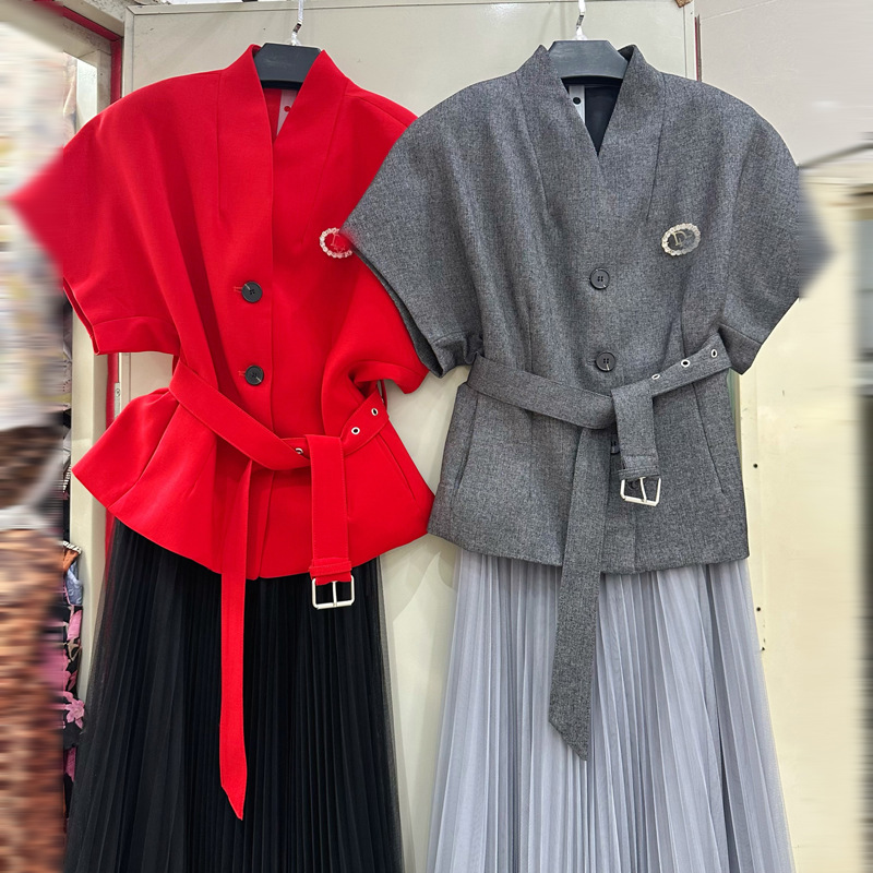 Thirteen Rows Australia's new dark gray short sleeved V-neck belt slim commuting short jacket suit C1 # 2133 Thirteen Rows Australia's new dark gray short sleeved V-neck belt slim commuting short jacket suit C1 # 2133