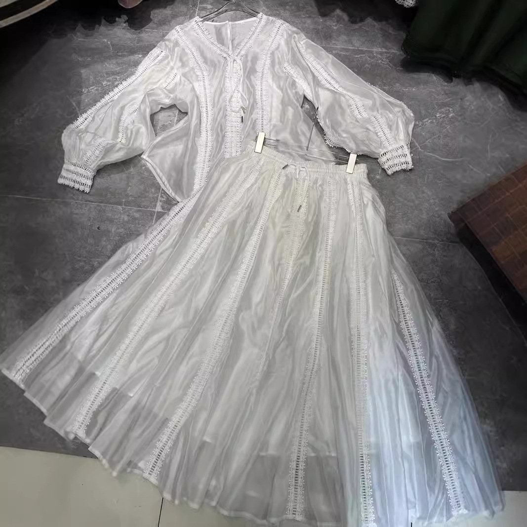 Thirteen new export heavy industry lace long sleeved shirt+large swing long skirt 2-piece set A2 # 8795 Thirteen new export heavy industry lace long sleeved shirt+large swing long skirt 2-piece set A2 # 8795
