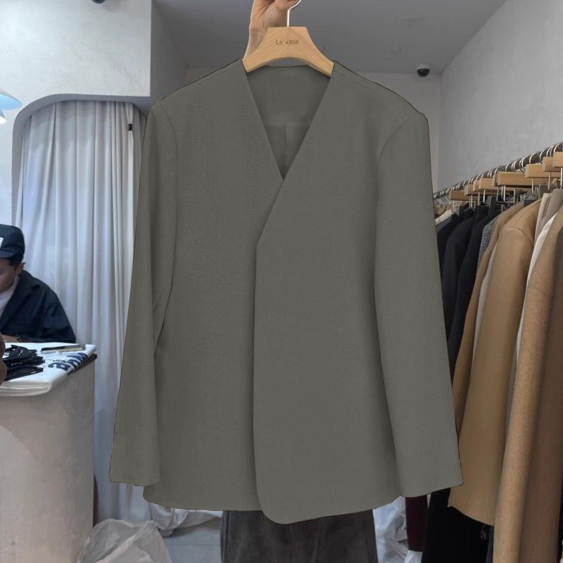 Autumn suit jacket for women, 2025 spring new Korean style design, niche fashion temperament, commuting small suit for women Autumn suit jacket for women, 2025 spring new Korean style design, niche fashion temperament, commuting small suit for women
