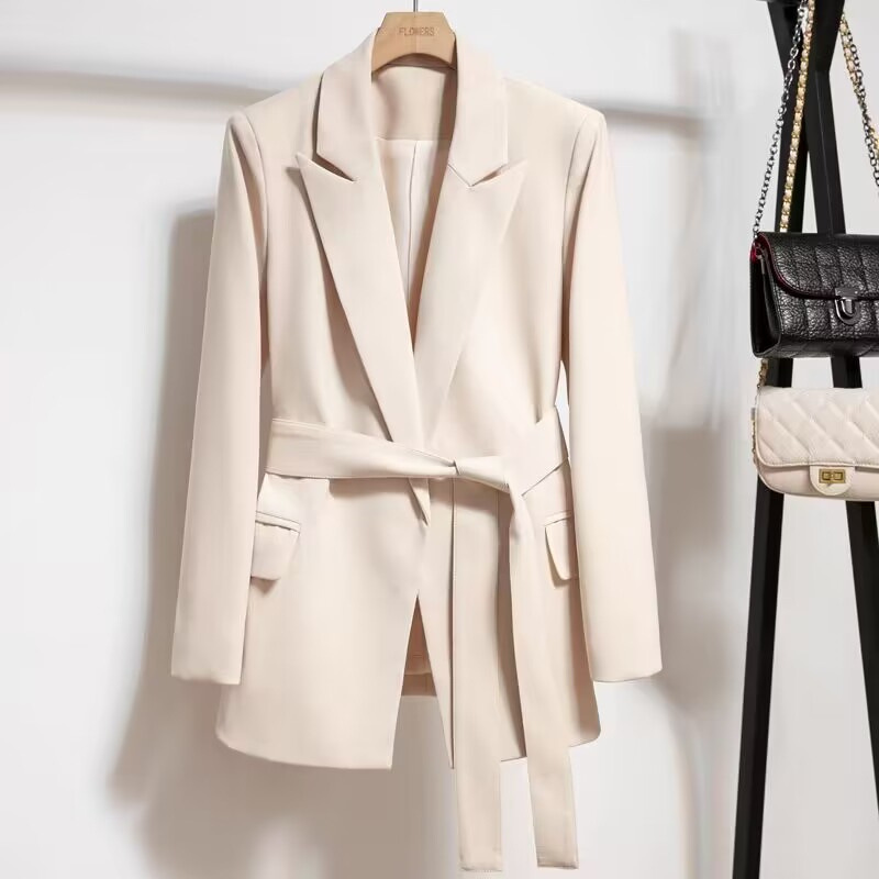 2025 Spring and Autumn New Korean style suit jacket with women's lace up, slim fit and slimming temperament, fashionable street style mini suit top 2025 Spring and Autumn New Korean style suit jacket with women's lace up, slim fit and slimming temperament, fashionable street style mini suit top