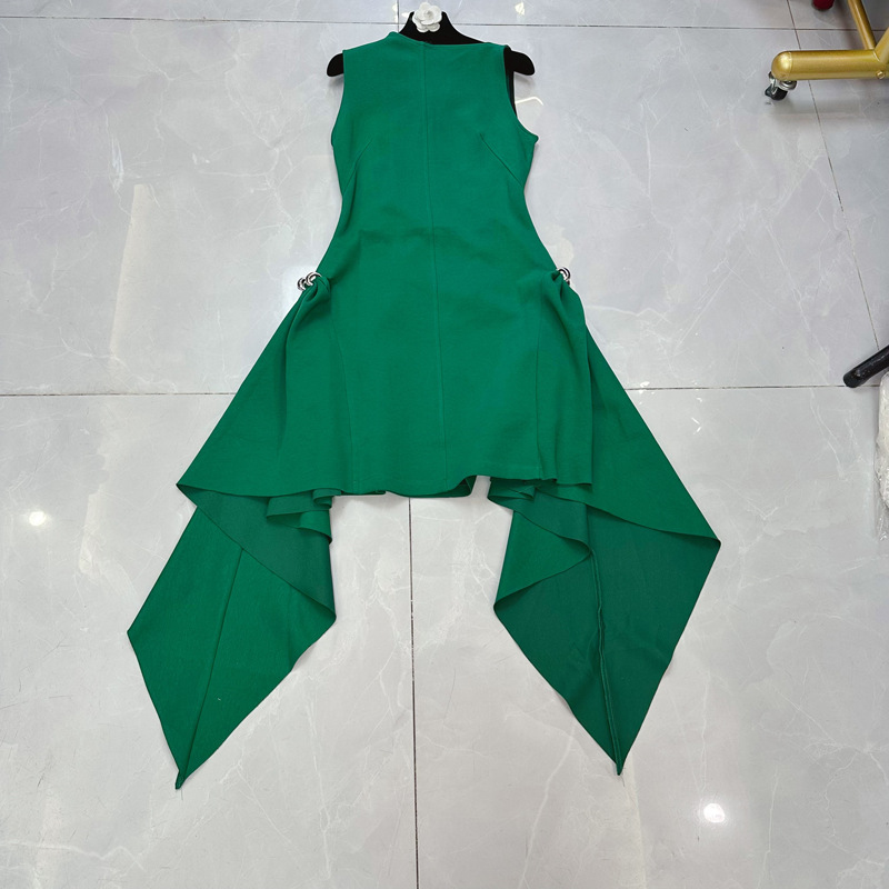 Thirteen elements retro style slanted neck sleeveless pleated metal buckle decoration irregular niche dress C1 # 1985 Thirteen elements retro style slanted neck sleeveless pleated metal buckle decoration irregular niche dress C1 # 1985