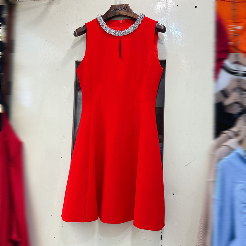 Thirteen lines of Vietnam's niche hollow solid color dress, light luxury temperament, round neck sleeveless waist cinched short skirt A2 # 8068 Thirteen lines of Vietnam's niche hollow solid color dress, light luxury temperament, round neck sleeveless waist cinched short skirt A2 # 8068