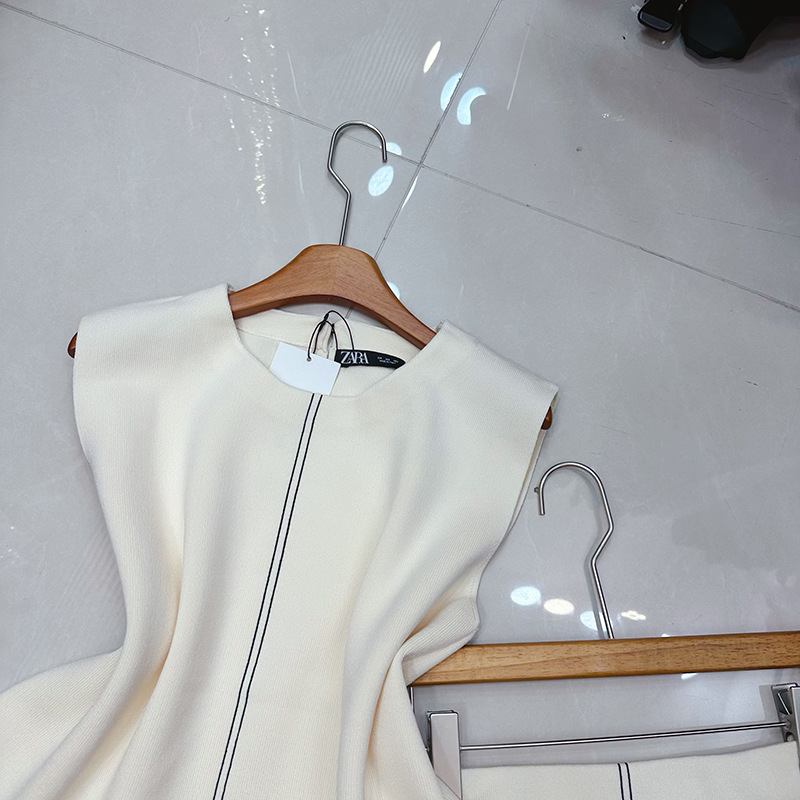 Thirteen line Vietnam niche fashionable sleeveless knitted contrasting stripe vest top+skirt set A1 # 1033 Thirteen line Vietnam niche fashionable sleeveless knitted contrasting stripe vest top+skirt set A1 # 1033