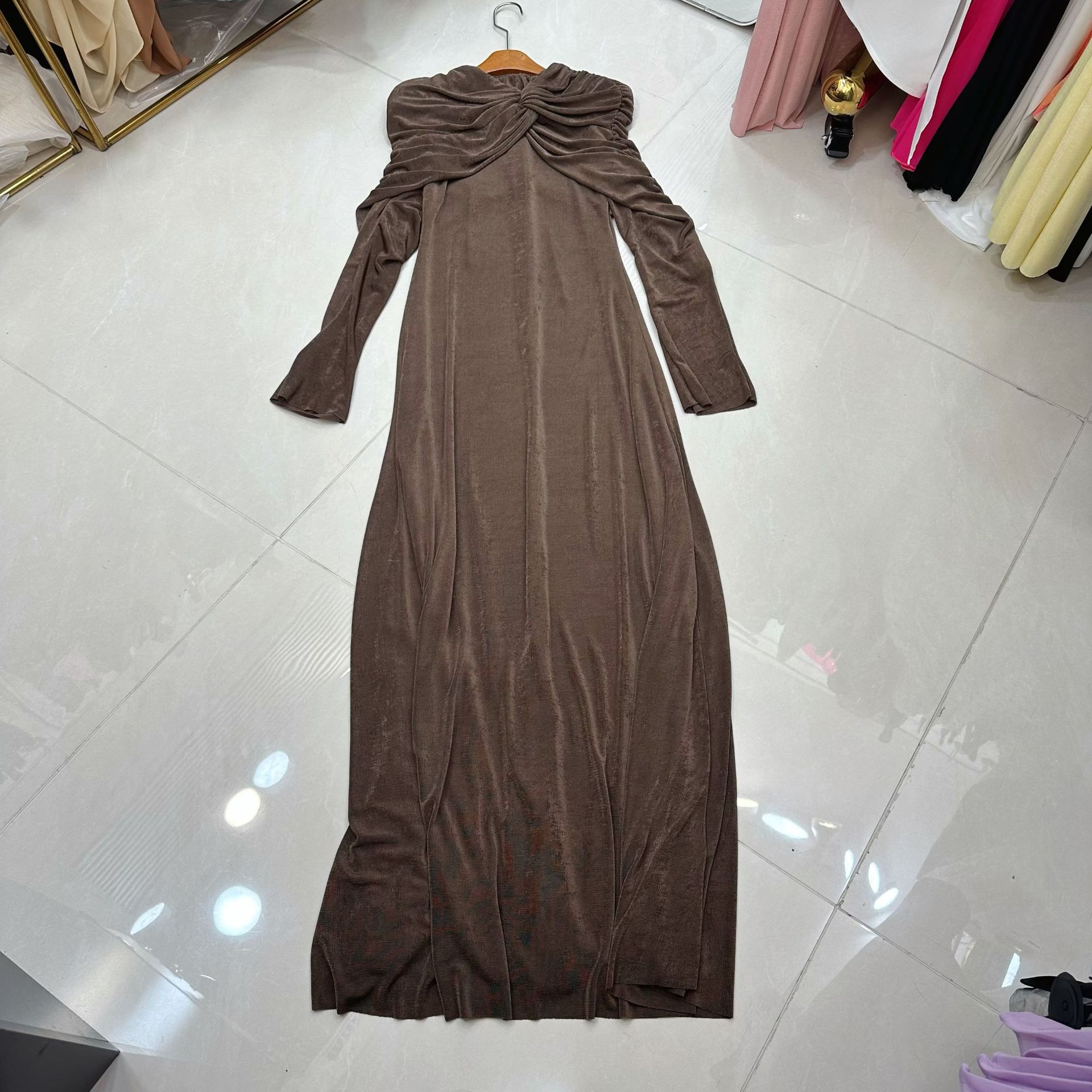 Thirteen line pink knitted dress, a niche Vietnamese asymmetric twisted pleated hip hugging skirt, long skirt A1 # 8525 Thirteen line pink knitted dress, a niche Vietnamese asymmetric twisted pleated hip hugging skirt, long skirt A1 # 8525