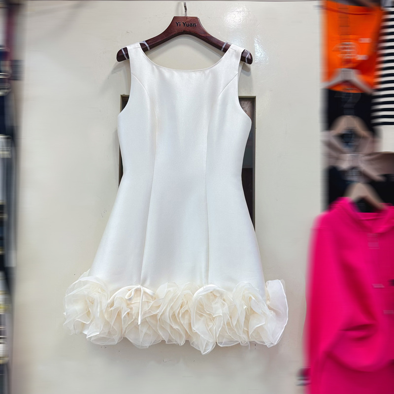 Thirteen line bow mesh patchwork dress with ruffle edge hanging neck and exposed back, solid color sexy short skirt C2 # 2552 Thirteen line bow mesh patchwork dress with ruffle edge hanging neck and exposed back, solid color sexy short skirt C2 # 2552