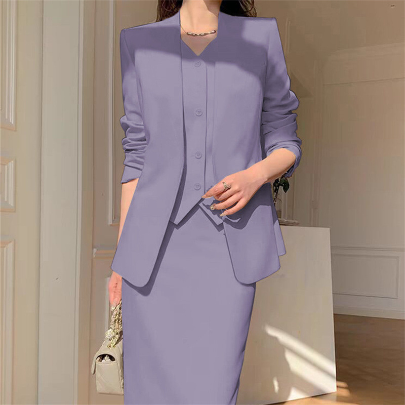 Large size suit set for women in spring and autumn, with a slim and loose fit, suitable for casual commuting, professional attire, and temperament. Two piece suit for women Large size suit set for women in spring and autumn, with a slim and loose fit, suitable for casual commuting, professional attire, and temperament. Two piece suit for women