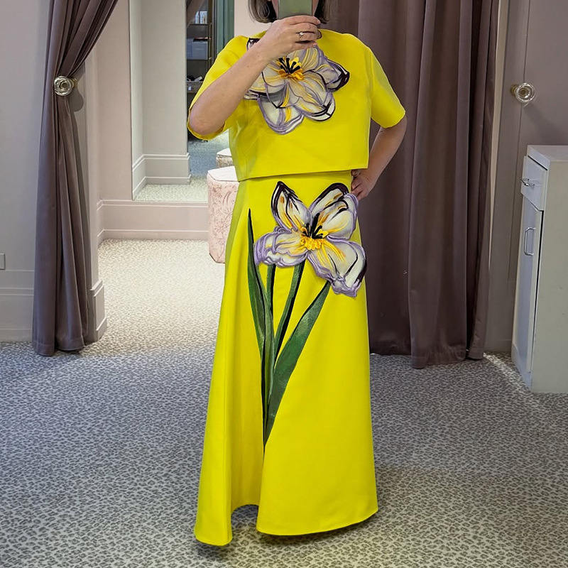 Yue Nan Feng Fashion Leisure Set 2025 New Flower Collar Short Top+Fashion Skirt Two Piece Set