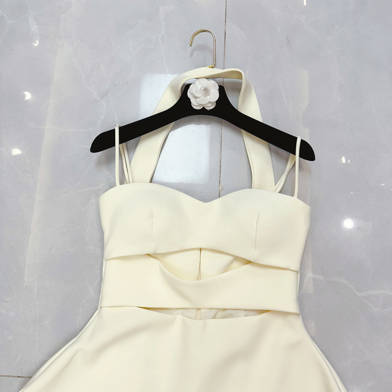 Thirteen Rows Australia's niche new style unique suspender reverse hanging neck hollow hourglass dress short skirt C1 # 1982 Thirteen Rows Australia's niche new style unique suspender reverse hanging neck hollow hourglass dress short skirt C1 # 1982