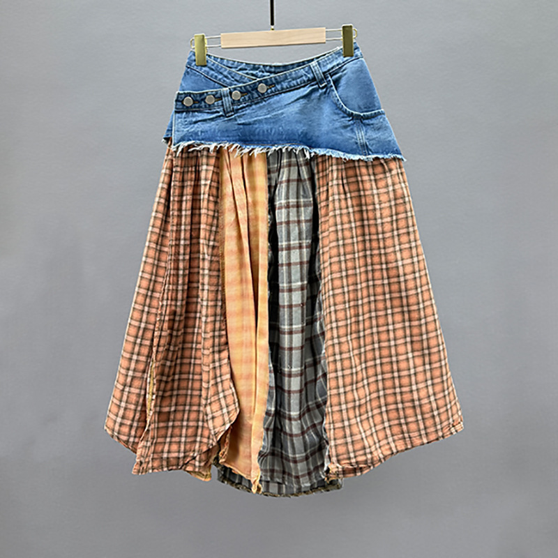 American retro checkered patchwork denim skirt for women in the spring and autumn of 2025, with a high waist and slimming design, and a trendy short skirt