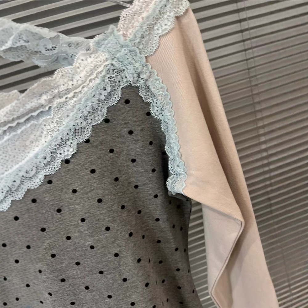 European Station 2025 Spring/Summer New American Spicy Girl Style Slim Fit and Versatile Lace Splicing Long Sleeve T-shirt for Women's Trendy European Station 2025 Spring/Summer New American Spicy Girl Style Slim Fit and Versatile Lace Splicing Long Sleeve T-shirt for Women's Trendy