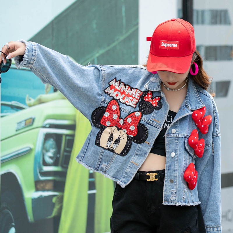 Thailand Chaopai 2023 Spring and Autumn New Heavy Industry Cartoon Beading Fashion Age reducing Denim Coat Top Cross border Women's Wear Thailand Chaopai 2023 Spring and Autumn New Heavy Industry Cartoon Beading Fashion Age reducing Denim Coat Top Cross border Women's Wear