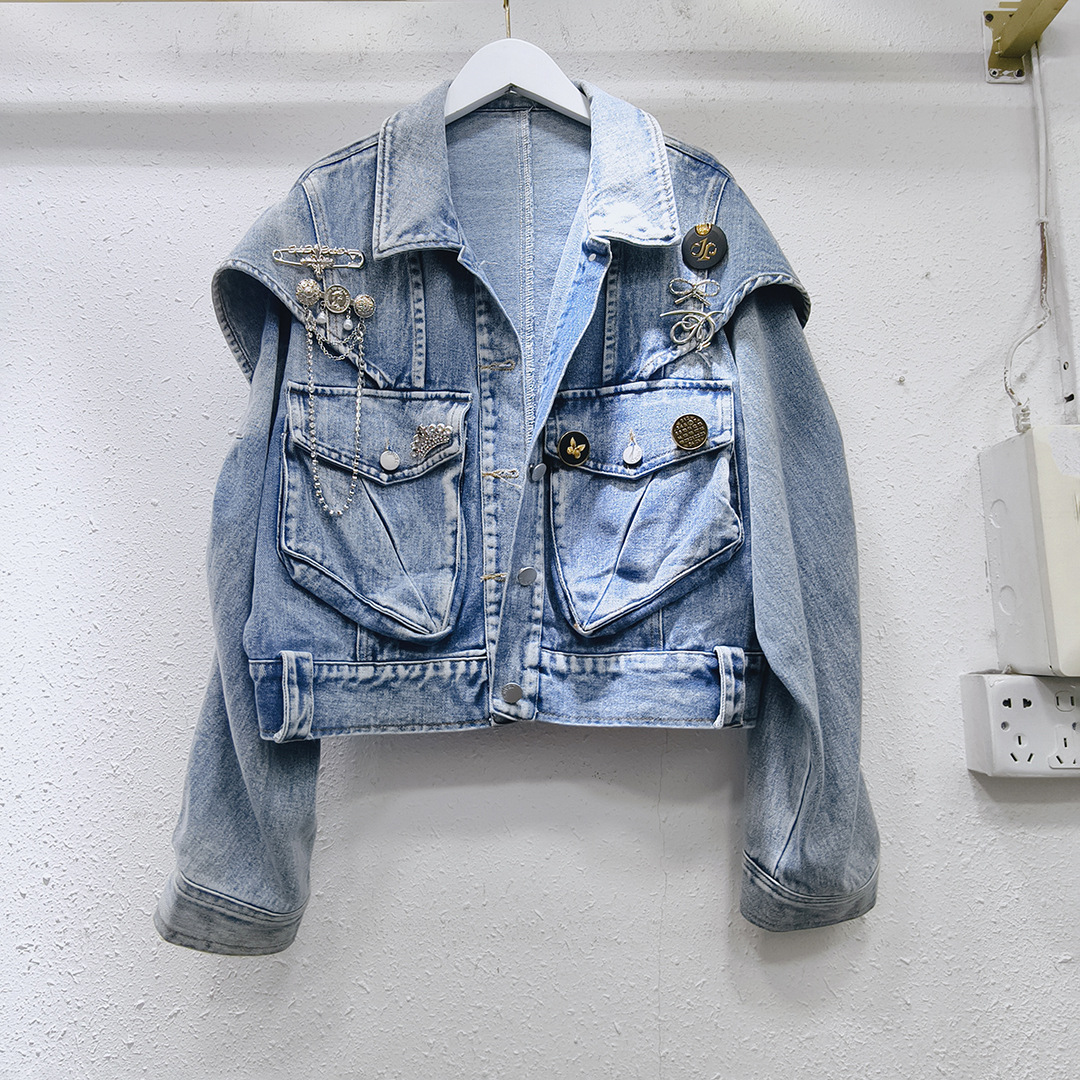 European Station 2024 Autumn New Denim Jacket Women's Handsome Work Clothes Pocket Nail Bead Design Denim Clips Cool Trend
