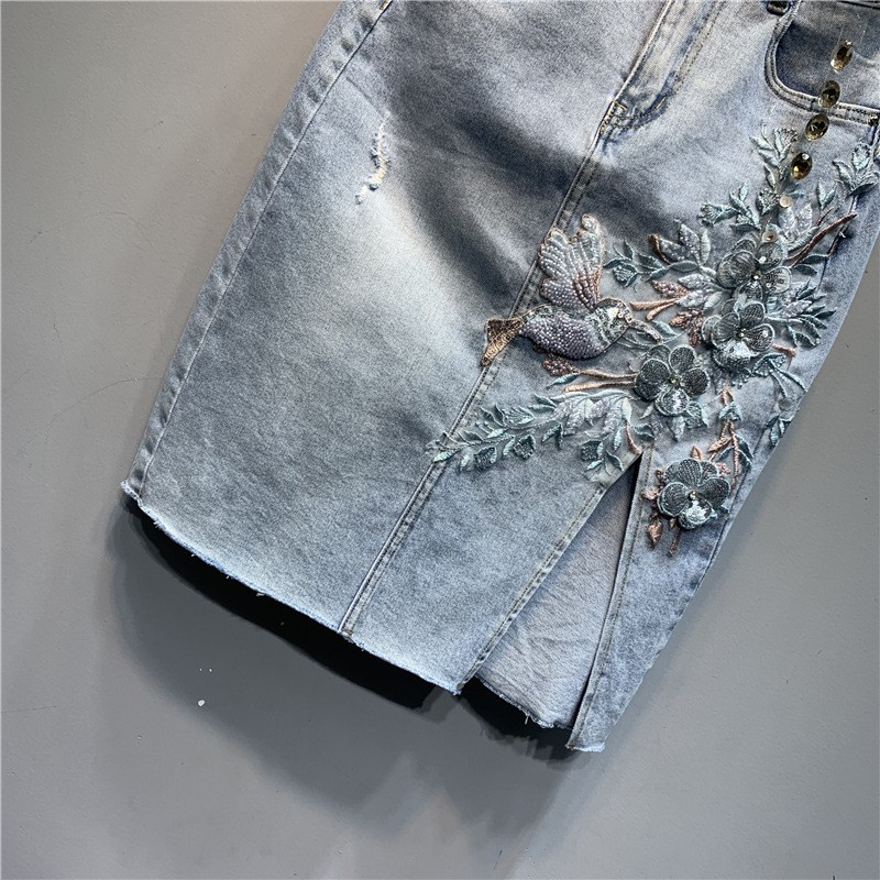 Original 2024 Summer New Heavy Crafted Embroidered Flower Denim Skirt Light Blue Split Retro Middle Skirt Original 2024 Summer New Heavy Crafted Embroidered Flower Denim Skirt Light Blue Split Retro Middle Skirt