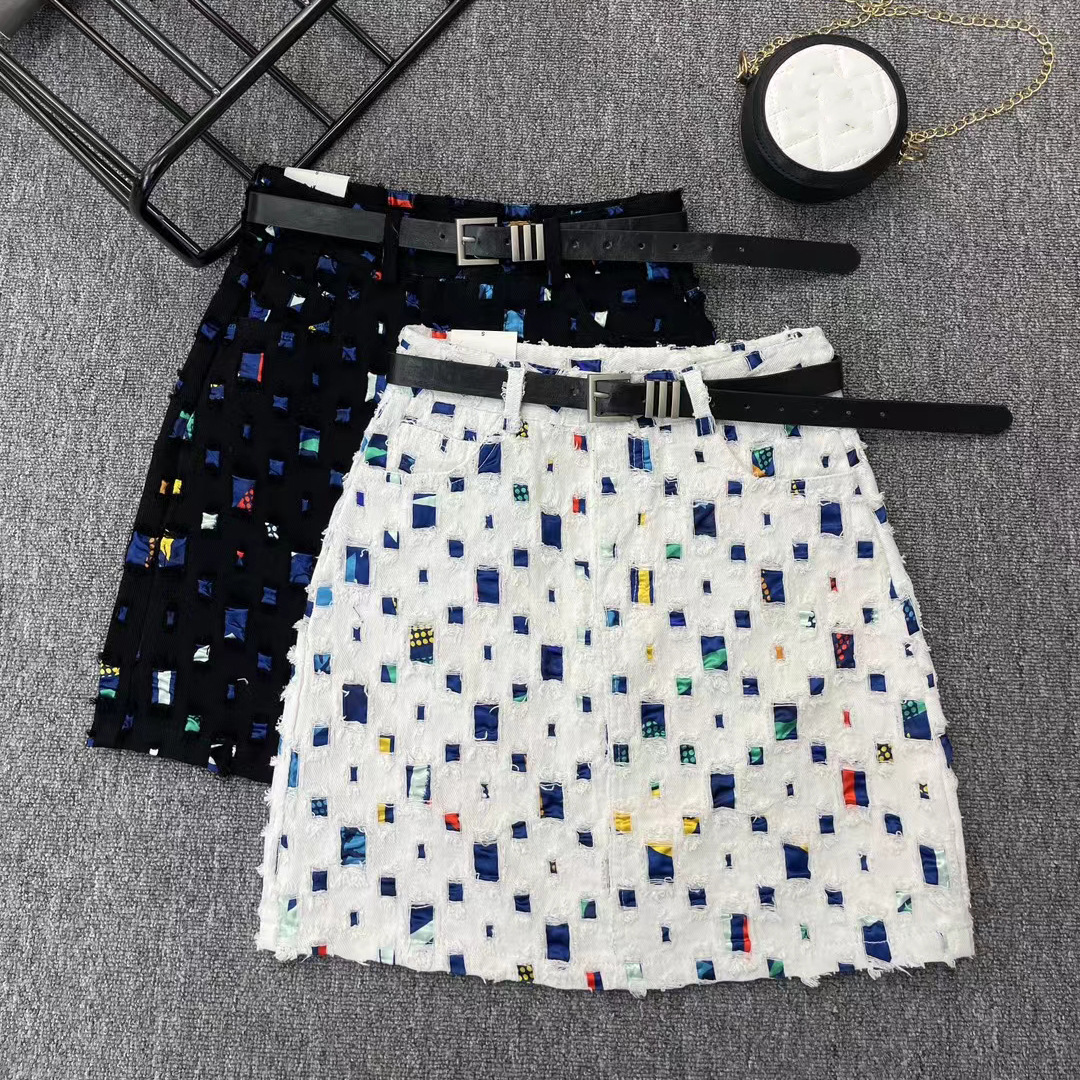 European style personalized worn denim short skirt for women 2024, with a niche design sense, contrasting colors, hip hugging skirt, summer anti glare design