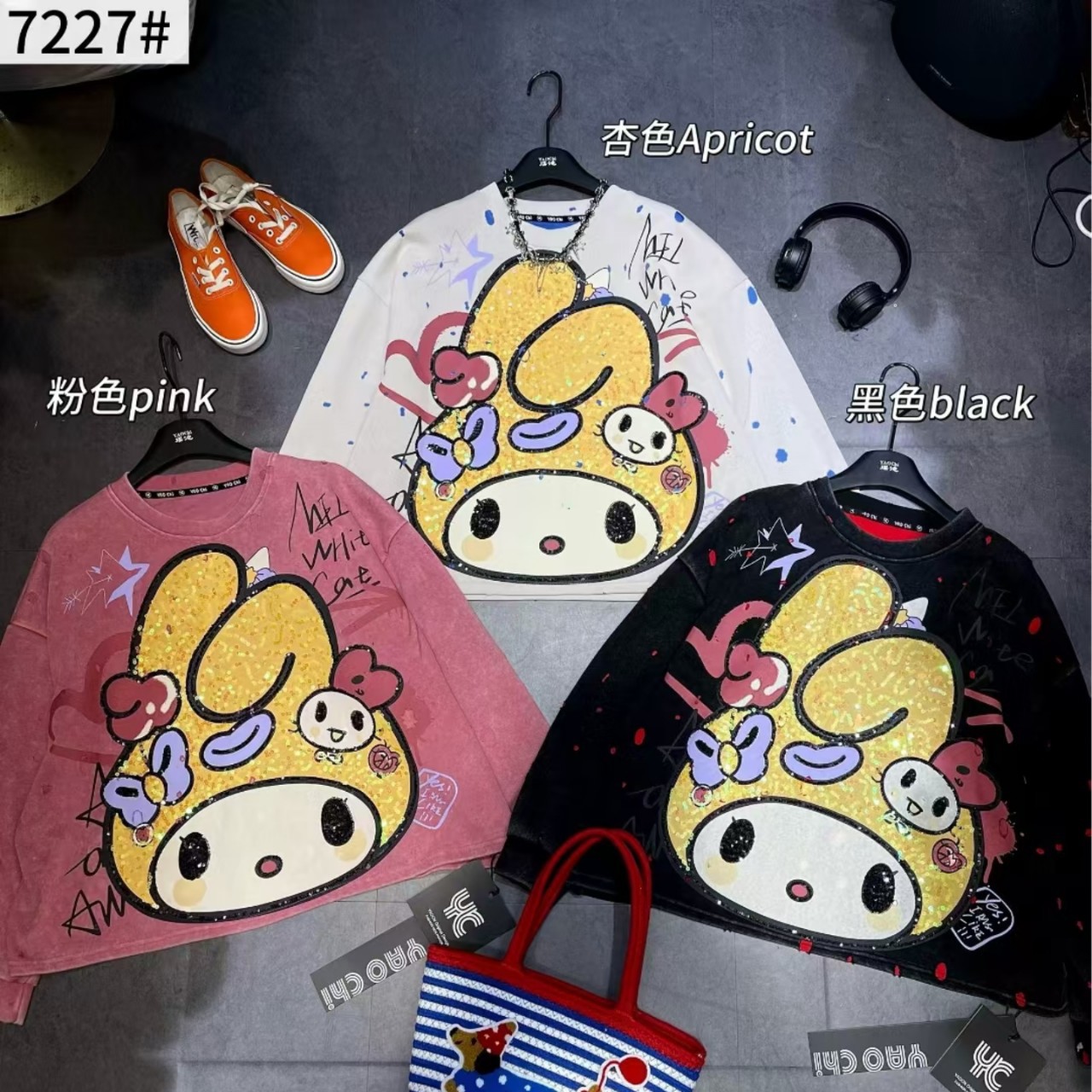 Foreign trade European and American plus cartoon plus velvet casual loose long sleeved sweatshirt for women in autumn and winter 2025 new lazy top