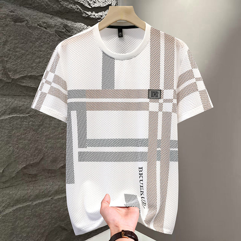 Men's short sleeved summer T-shirt trendy round neck versatile T-shirt new half sleeved contrasting casual top Men's short sleeved summer T-shirt trendy round neck versatile T-shirt new half sleeved contrasting casual top