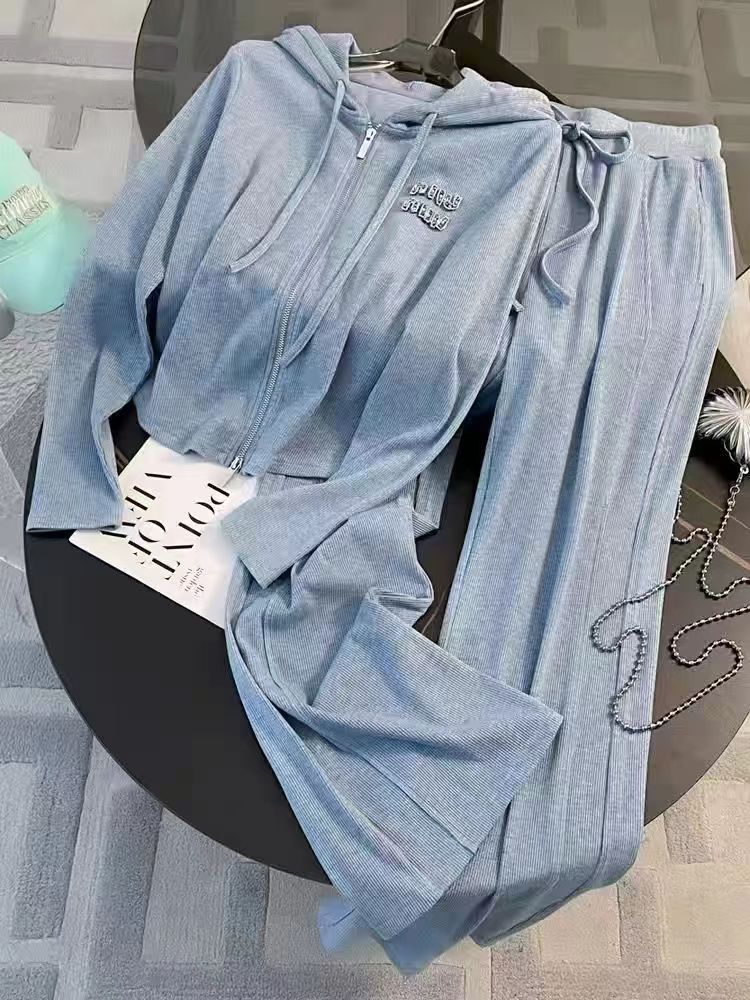 Salt style casual sports suit for women, youthful and stylish, slimming and slimming, blue hooded sweatshirt, wide leg pants two-piece set Salt style casual sports suit for women, youthful and stylish, slimming and slimming, blue hooded sweatshirt, wide leg pants two-piece set
